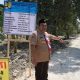 Bupati Blora, Arief Rohman saat meninjau pembangunan jalan di Blora Selatan.