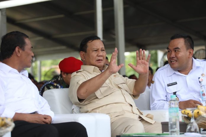 Menhan Prabowo Subiyanto saat berkunjung ke Blora. (IST)